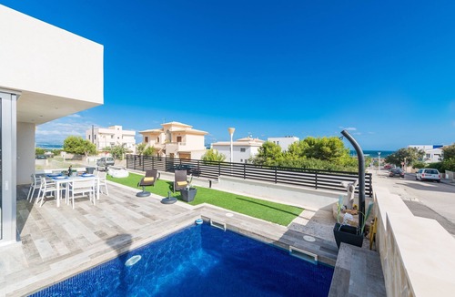 Son Serra de Marina House | Holiday Home 'Es Mollet' with Sea Views, Private Pool and Wi-Fi