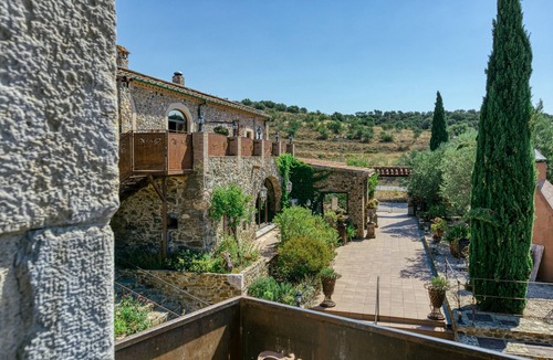 Mollet de Peralada House | Holiday Home "Mas Renart" with Mountain View, Pool, Wi-Fi, Garden & Terrace