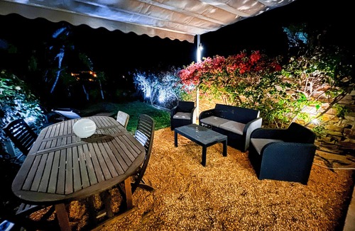 Playa Macenas House | Holiday Home 'Luxe - Macenas Resort Pool' with Sea Views, Wi-Fi & Air Conditioning