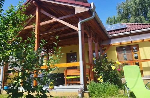 Kisnana House | Holiday home with whirlpool and view of the castle