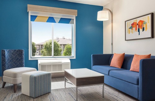 Bessemer Hotel | Holiday Inn Express and Suites Bessemer Birmingham SW by IHG