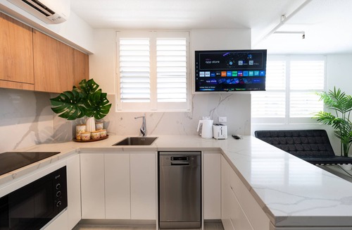 Bondi Apartment | HolidayRento Bondi Rooftop Pool & Air Con Studio