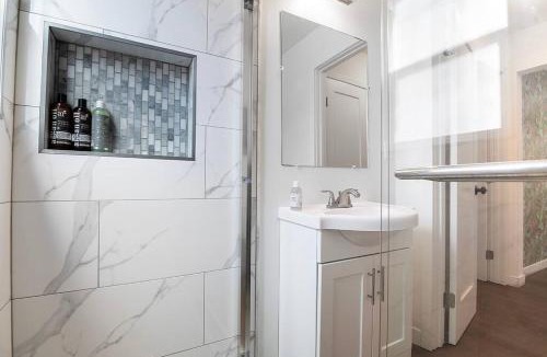 The Flats Apartment | Hollywood Gem 1BR Apt Sleeps 4
