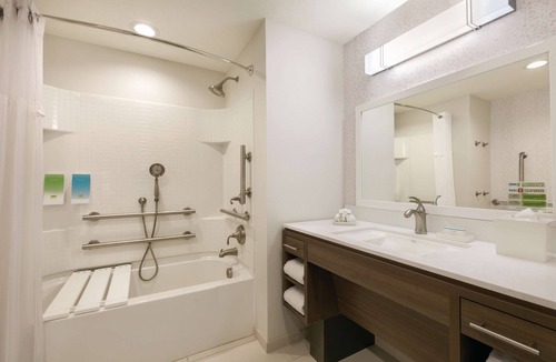 Williamsville Hotel | Home2 Suites by Hilton Williamsville Buffalo Airport