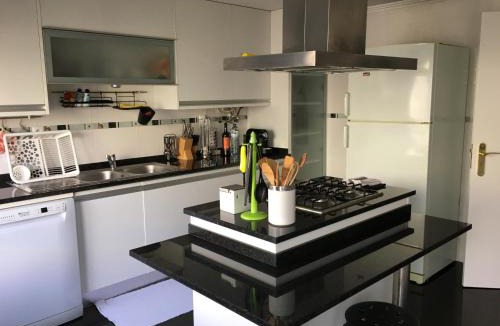 Alto do Pina Apartment | Home2Home Lisbon