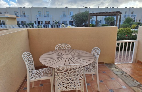 Caleta de Fuste House | Homely House With Shared Pool and FREE Wi-Fi