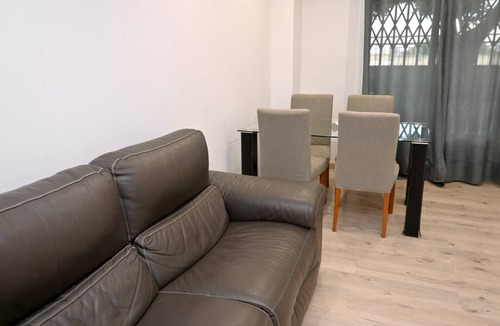 Les Corts Apartment | Homenfun Barcelona Guinardó Hospital Sant Pau