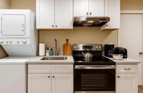 South San Francisco Apartment | Homey 1BR APT in SSFO with Washer Dryer WiFi