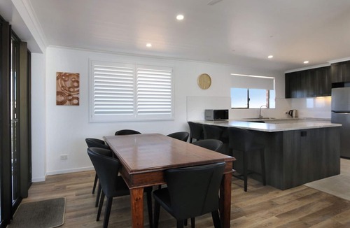 Bargara Apartment | "Horizons" Unit 4 - Beachfront Unit