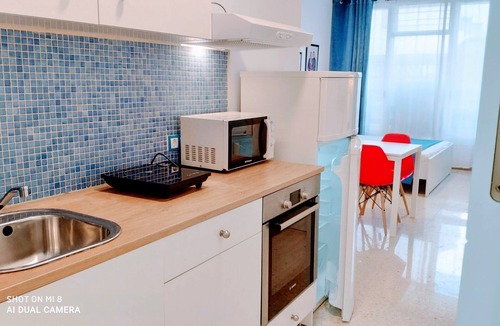 Badalona Hostel | Hostal estudios