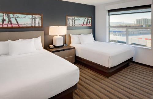 Irvine Business Complex Hotel | Hyatt House Irvine/John Wayne Airport