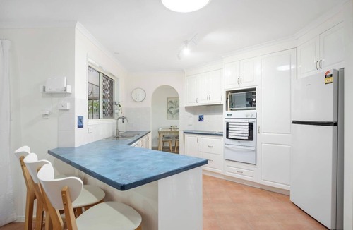 Eli Waters House | Hygge Family Friendly Comfort in Hervey Bay