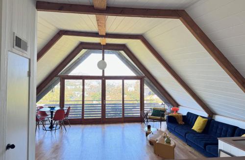 Hollywood Hills House | Iconic Gesner Boat House Wview Of Hollywood Sign