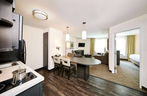 Morris Plains Hotel | Ideal Mix of Comfort and Value! 4 Posh Units, Pets are Allowed Here