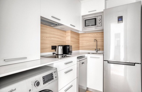 El Viso Apartment | Immpecable Chamartín 1BR w/terrace, by Blueground