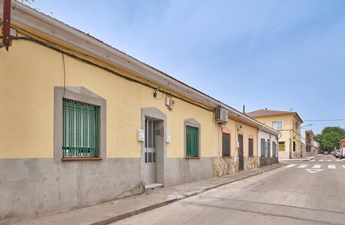 San Martin de la Vega House | In the Madrid metropolitan area, this functional vacation apartment welcomes you.