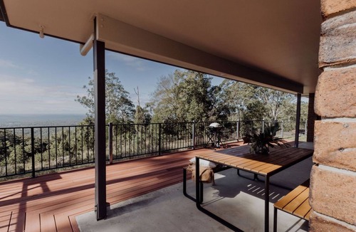 Mount Mellum House | Indooor & Outdoor Fireplace | Acreage | Ocean View | 10min to Australia Zoo