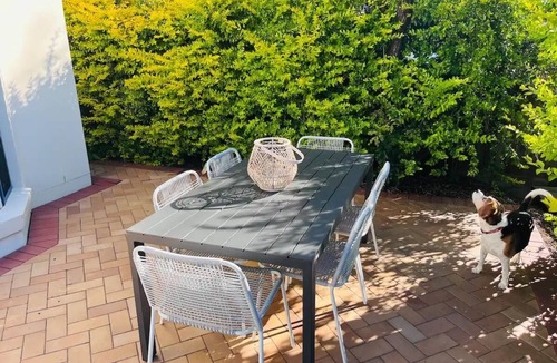 Carina House | Inner City 3 Bedroom 2.5 Bath Parking Wifi