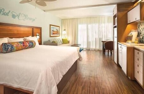 Red Hook Resort | Internal > 000-STT-WYN-MAR-1BD