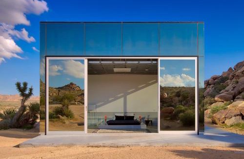 Monument Manor House | Invisible House Joshua Tree Modern Masterpiece
