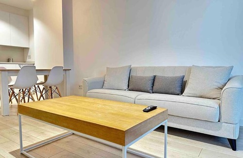 Vigo Apartment | Jacinto Benavente 15, 1L con Parking gratis by YBH