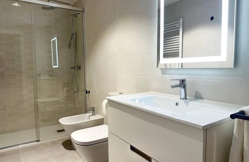 Vigo Apartment | Jacinto Benavente 15, 1L con Parking gratis by YBH