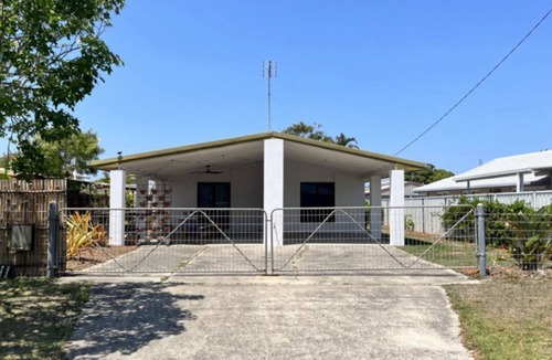 Currimundi House | Jewel In The Crown Pet Friendly Near Currimundi Lake