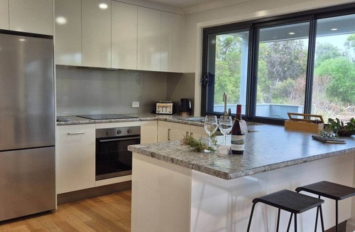 Coles Bay House | Joeys Place -Waterfront family home @ Freycinet!