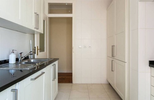 Merces Apartment | JOIVY Cosy 3BR Apt w/workspace in Principe Real, nearby Science museum