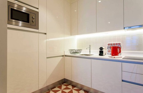 Santa Maria Maior Apartment | JOIVY Modern 1-bed Apt nearby Praça do Comércio, in Baixa