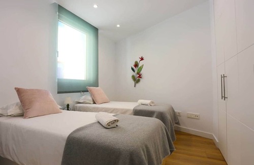 La Trinidad Apartment | Juan De Austria Central Penthouse 4pax