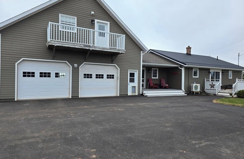 New Glasgow Apartment | Just minutes to National Park beaches, world famous golf courses and restaurants
