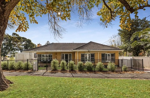 Kennington House | Kennington House, 3BR Home in Bendigo City
