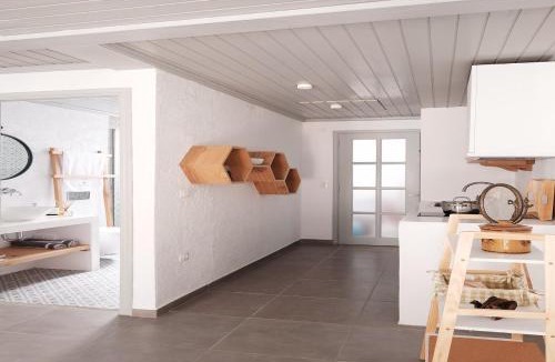 Hydra Apartment | Keresbino Hydra Port House