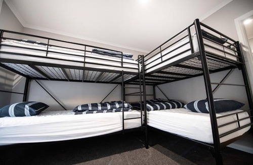 Moorak Apartment | Kilsby Sinkhole & Accommodation