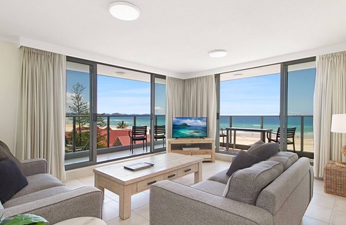 Coolangatta Apartment | Kirra Gardens 17 - Kirra Point Beachfront
