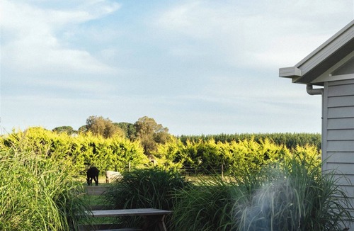 Yahl House | Kookaburra Cottagen 3 Bedroom Farm Retreat 10 minutes from Mount Gambier