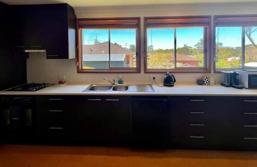 Vincentia House | Kookaburra Dreaming by Book Jervis Bay - Only 400m from the beach