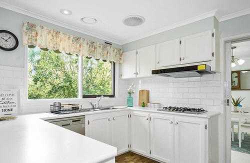 Glen Waverley House | KozyGuru | Glen Waverley | Quiet Home Near Park
