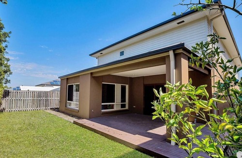 Rochedale House | KOZYGURU | Rochedale | Spacious Dream Holiday House | 4 Bedroom 3 Bathroom