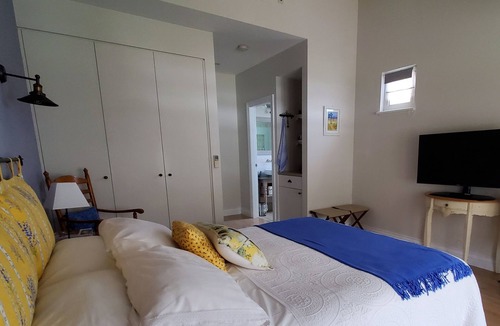 Nelson Bay Bed & Breakfast | L'Olivette B&B Lavender Room. For 2 Adults Only. Unsuitable for Children.