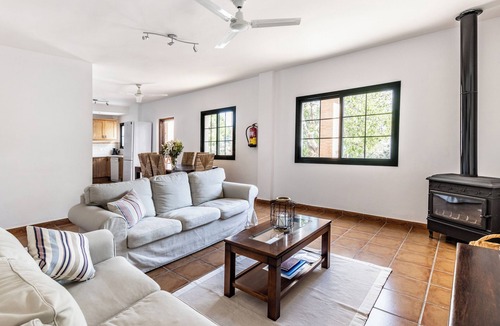 Malaga-Este Villa | La Higuera Converted stables at Padre Aviles, Pool, Tennis, Family-Friendly
