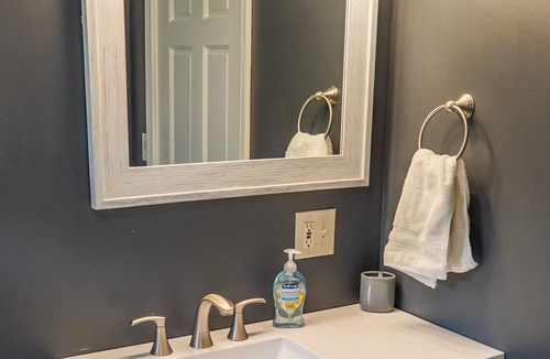 Lake Erie Beach House | Lake Erie Family & Pet Friendly Home + Pool