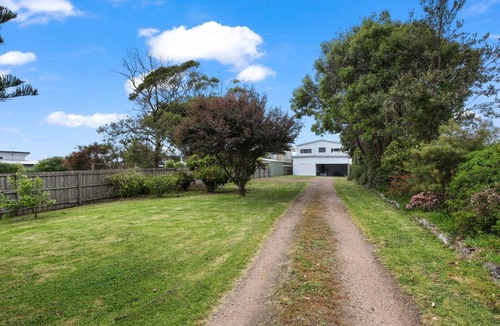 Lake Tyers Beach House | Lake Tyers Beach House | Spacious Coastal Escape