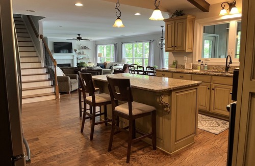 Northport House | Lake Vista Retreat n5 Bedrooms 3.5 baths