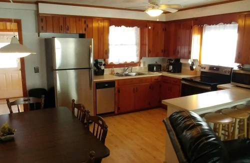Bemus Point Cottage | Lakefront Bemus Point Cottage. A/C, 200ft+ Modern Dock. Family, Fishing and FUN!