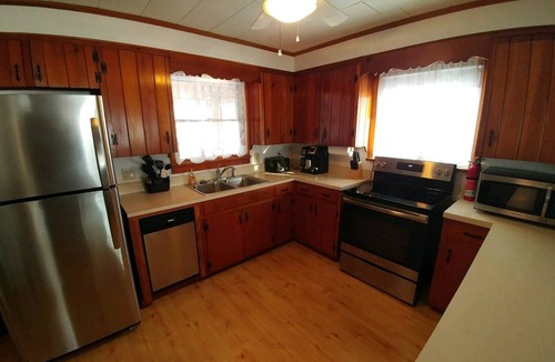 Bemus Point Cottage | Lakefront Bemus Point Cottage. A/C, 200ft+ Modern Dock. Family, Fishing and FUN!