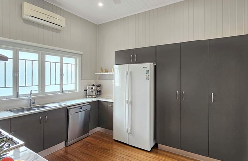 Cairns North House | Lakehouse Properties - Alia's Estate