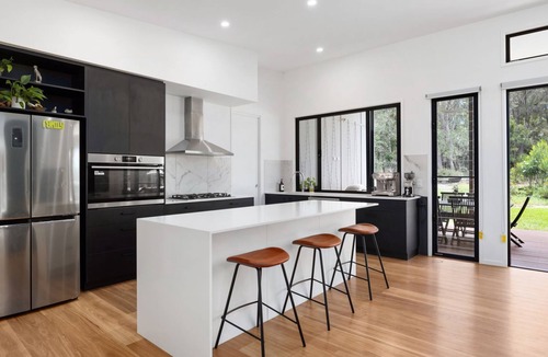 Cooroibah House | Lakeside Bank Cooroibah