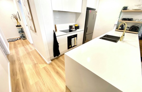 Denman Prospect Apartment | Large and Specious 2br/2ba Apartment